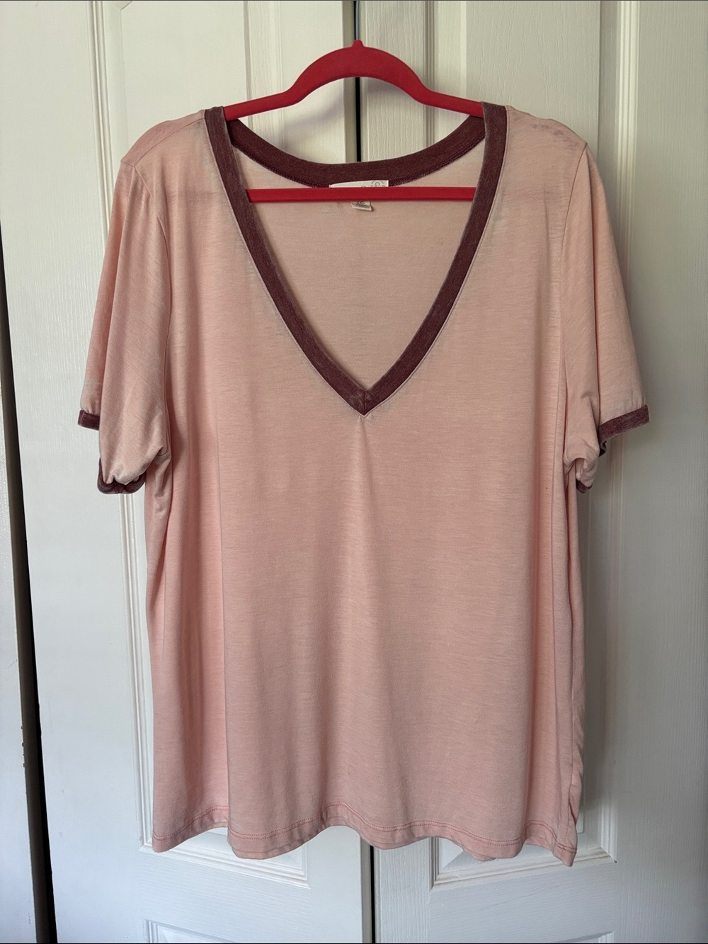 Treasure & Bond Pale Pink V-Neck Tee with Mauve Trim